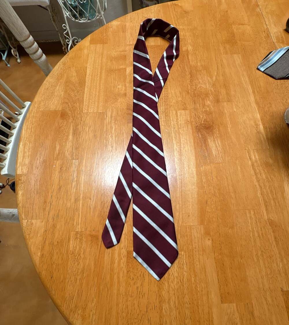 Brooks Brothers Makers Stripe 100% Silk Tie Burgundy